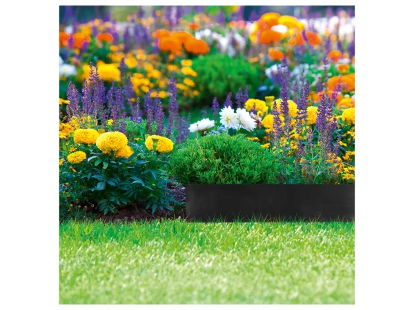 Lawn edge, made of PVC